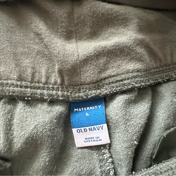 Maternity Shorts Large - Picture 3 of 3